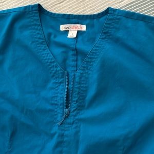KOI turquoise scrub top size L like new